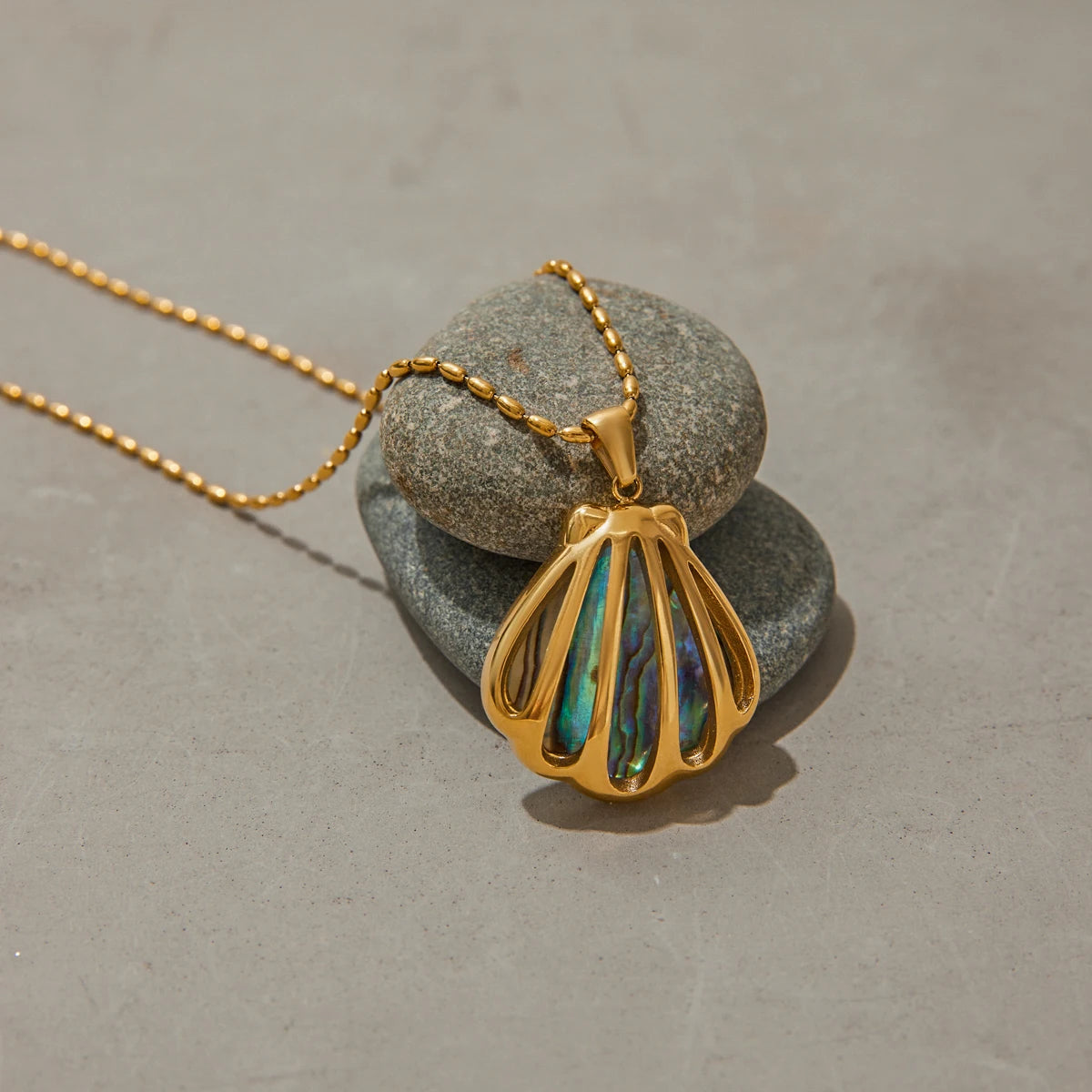 Golden Shell Bloom Necklace