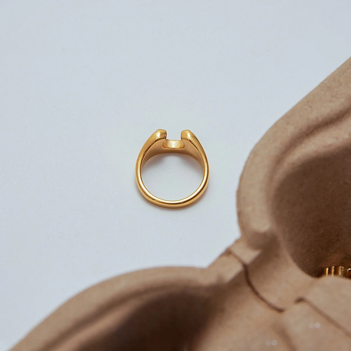 Solara Horseshoe Ring