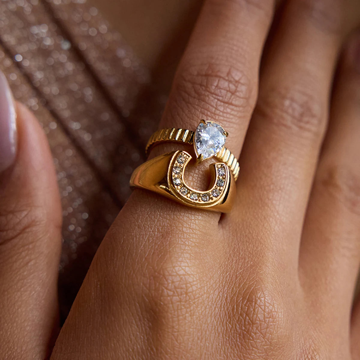 Solara Horseshoe Ring