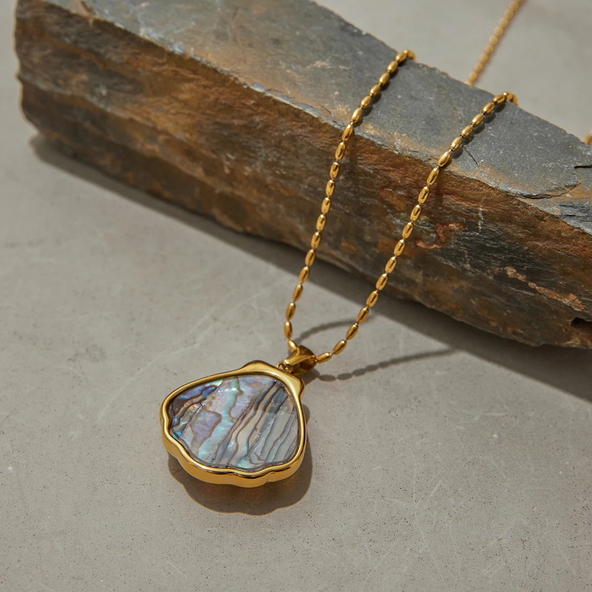 Golden Shell Bloom Necklace