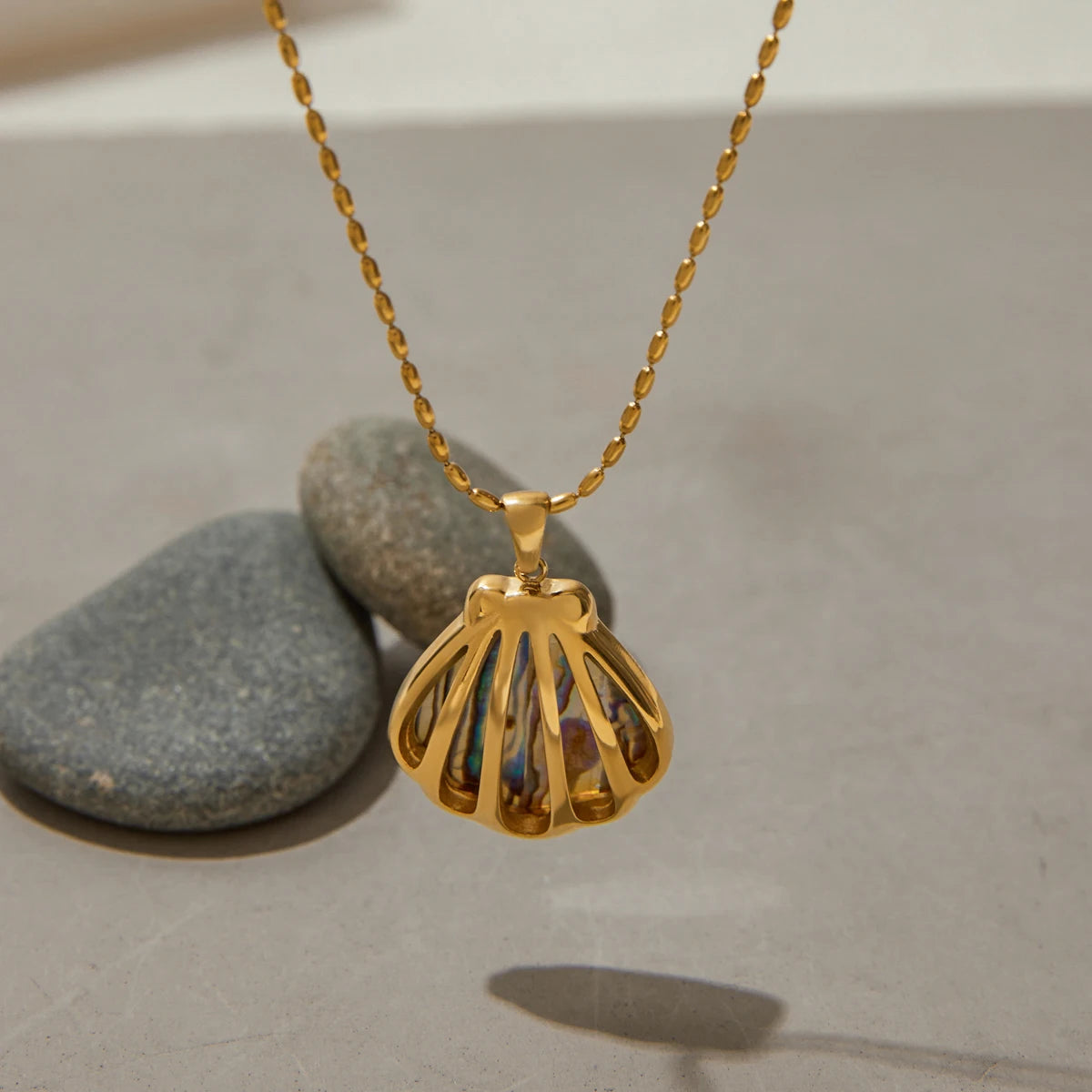 Golden Shell Bloom Necklace