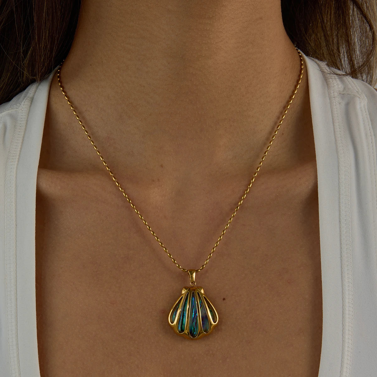 Golden Shell Bloom Necklace