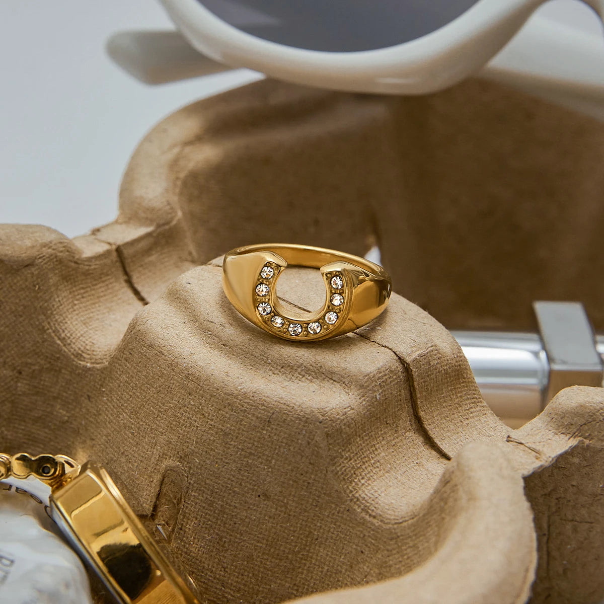 Solara Horseshoe Ring