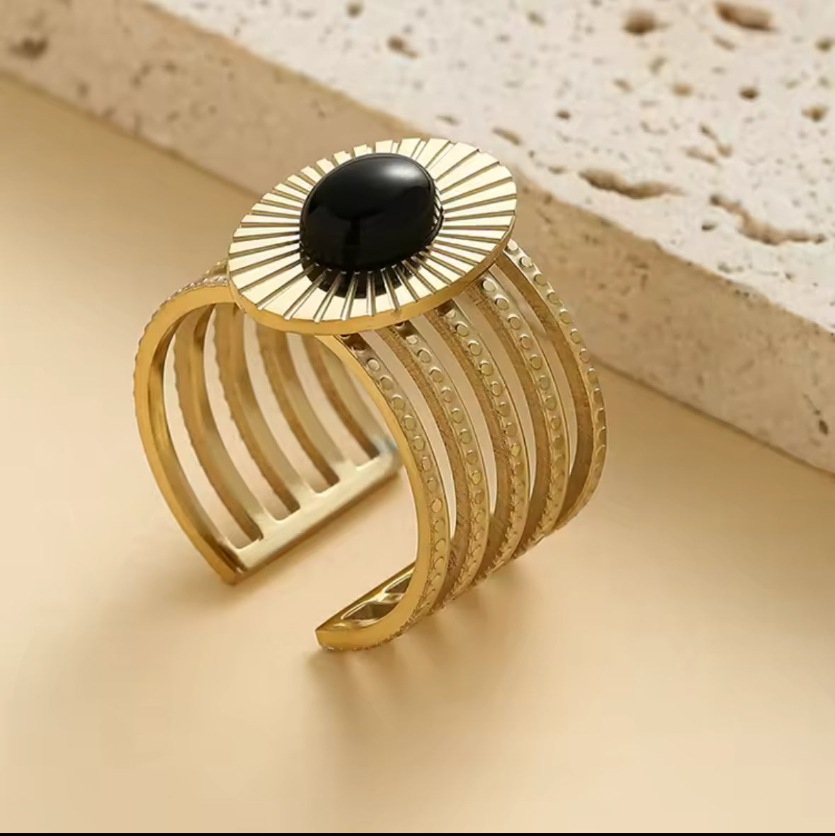Eclipse Glow Gold Ring