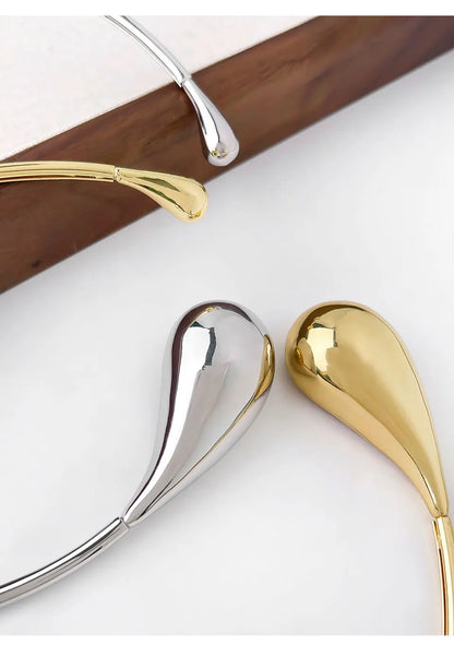 Fluid Essence Choker